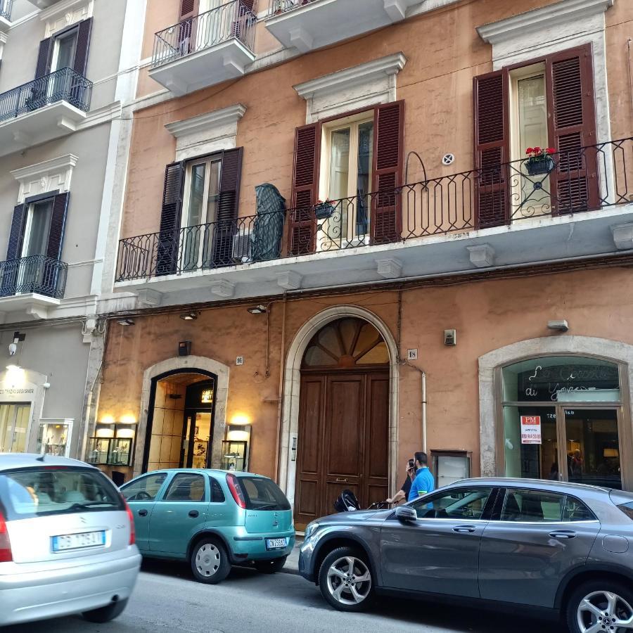 Appartamento Dante Alighieri House Bari Esterno foto